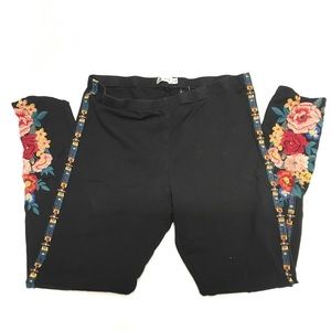 Johnny Was Embroidered Black Pants Size M